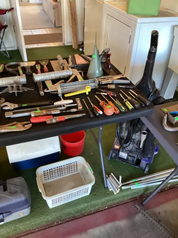 Table of hand tools