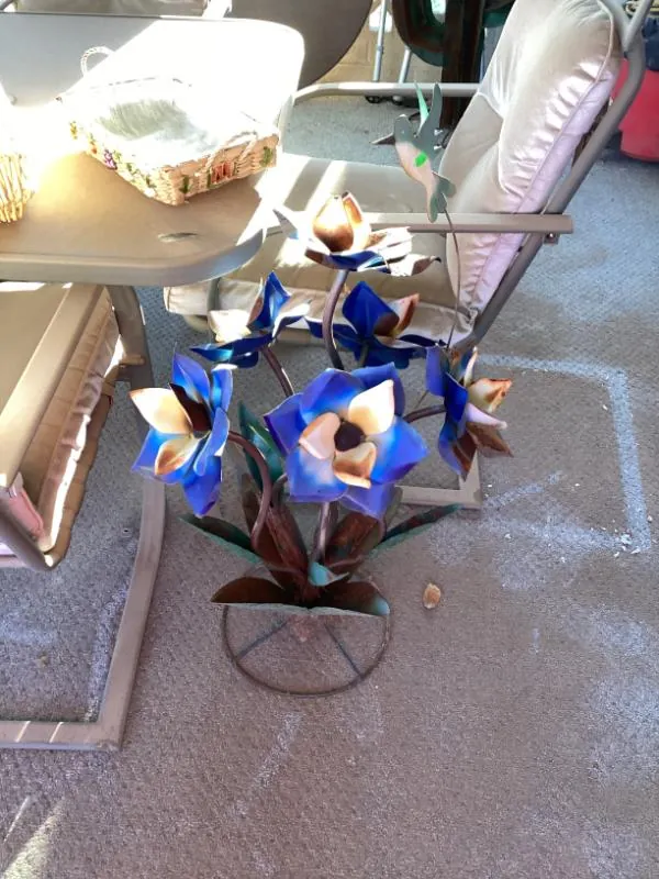 Metal flower yard art
