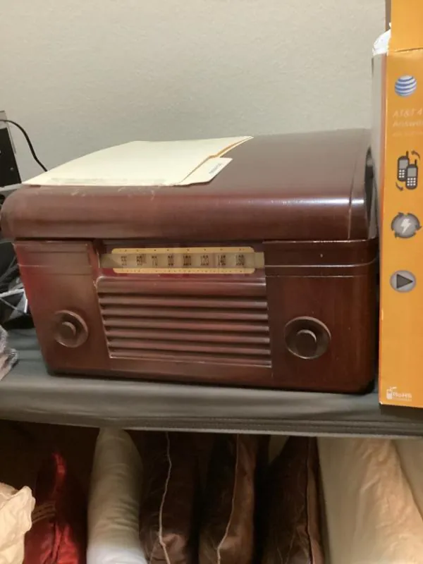 Vintage brown tabletop radio