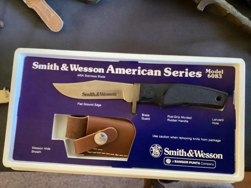 Smith & Wesson American Series knife in its box