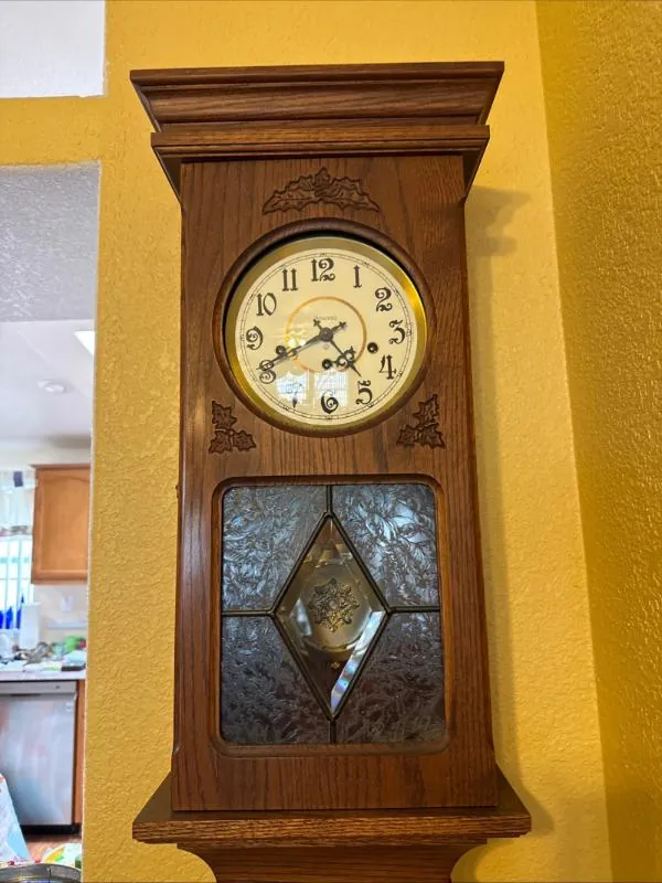 Wood pendulum wall clock