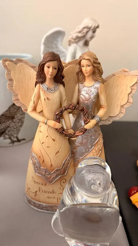 Pair of angel figurines