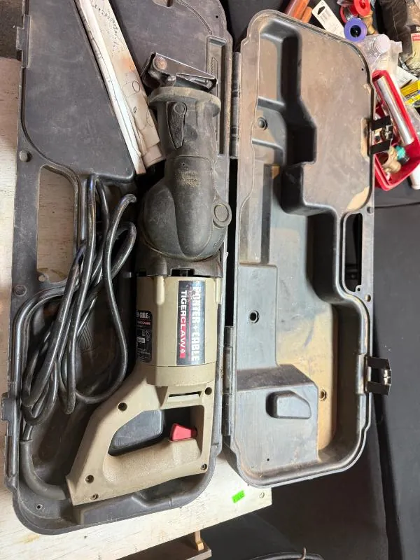 Power saw in a hard carrying case