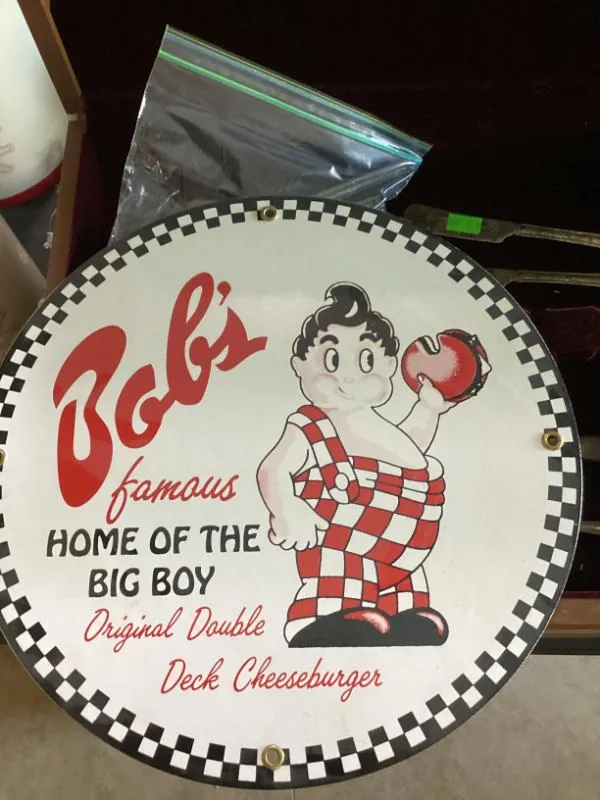 Round Bob's Big Boy sign reading "Home of the Big Boy, Original Double Deck Cheeseburger"